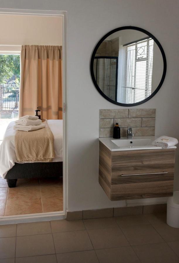 Cradock Guest House & Self Catering Экстерьер фото